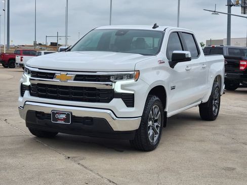 Used 2025 Chevrolet Silverado 1500 LT w/ Z71 Off-Road Package AWD/4WD image 11