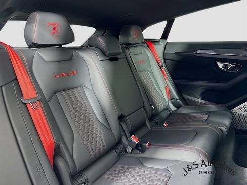 Used 2023 Lamborghini Urus Performante AWD/4WD image 35