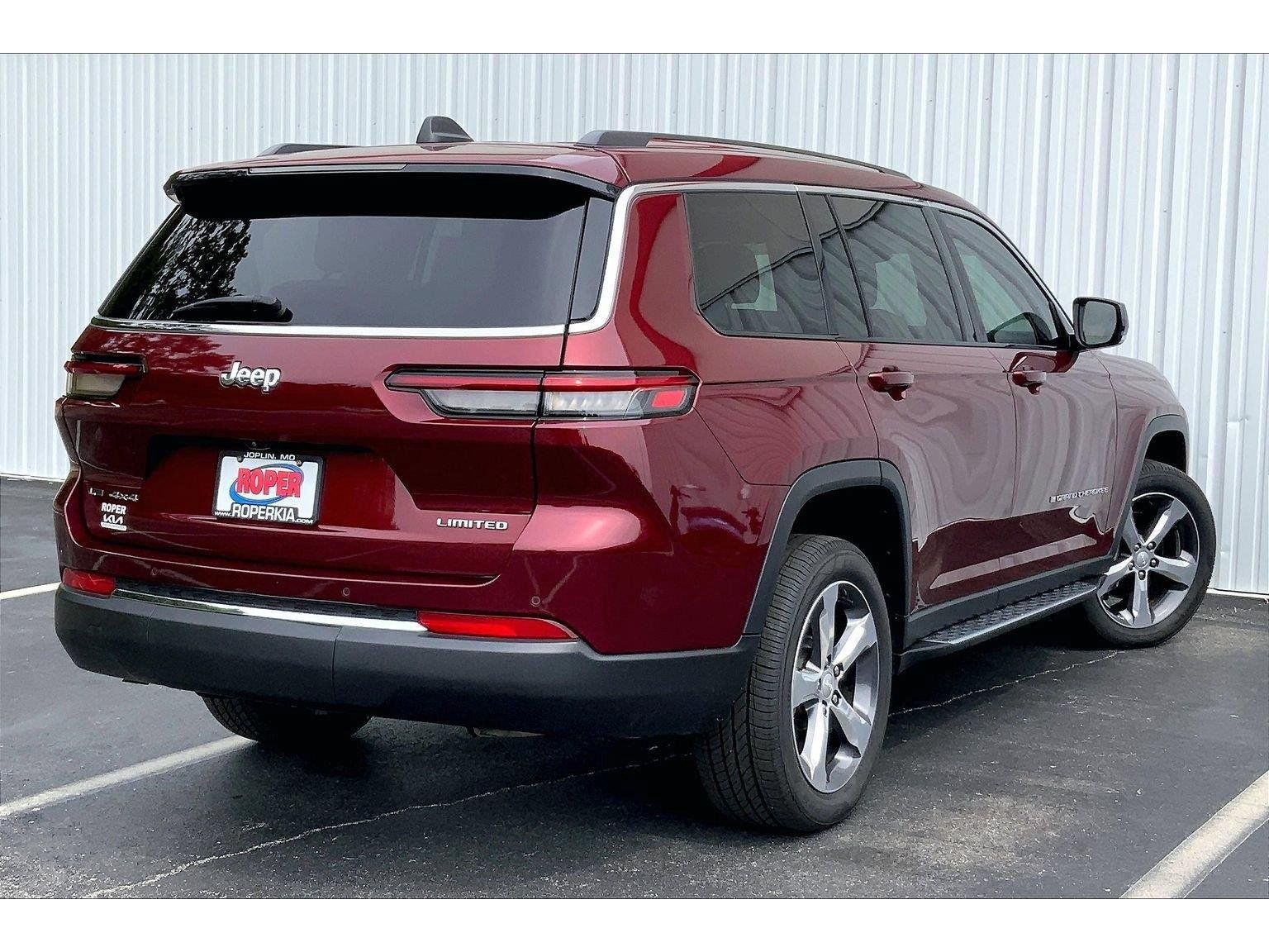 Used 2022 Jeep Grand Cherokee L Limited w/ Trailer Tow Group (B) AWD/4WD image 11