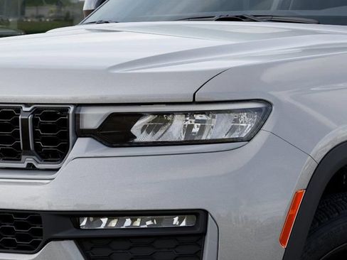 New 2026 Jeep Grand Cherokee Limited w/ Limited Altitude Package RWD image 10