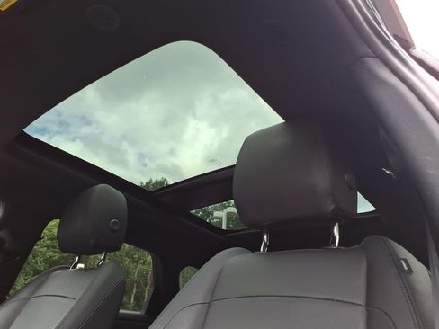 Used 2024 Land Rover Range Rover Evoque Dynamic SE AWD/4WD image 16