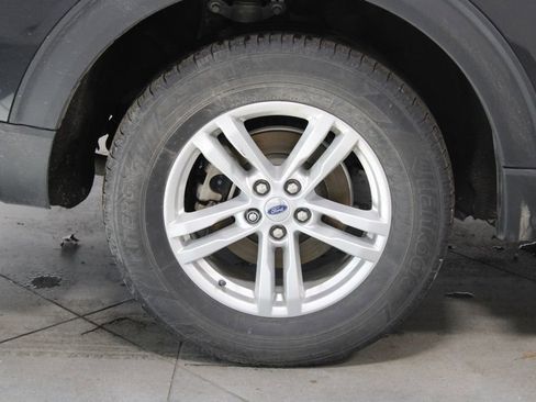 Used 2023 Ford Explorer XLT w/ Equipment Group 202A image 12