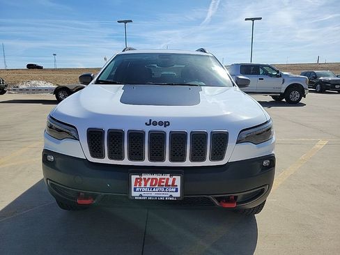 Used 2019 Jeep Cherokee Trailhawk image 8