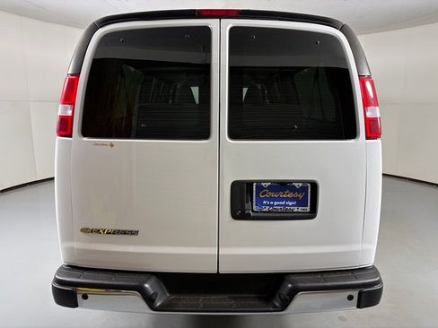 Used 2024 Chevrolet Express 3500 LT w/ LT Preferred Equipment Group RWD image 7