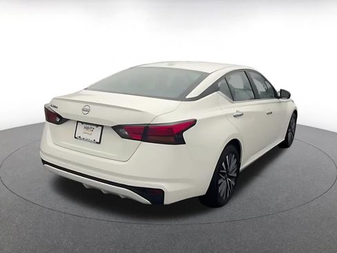 Used 2025 Nissan Altima 2.5 SV image 14