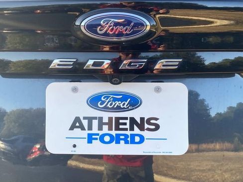 Used 2024 Ford Edge SE image 5