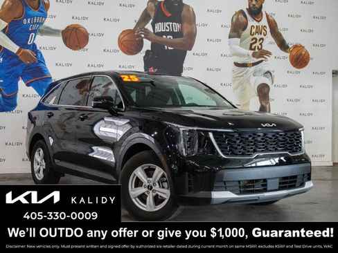 Used 2025 Kia Sorento LX FWD image 1