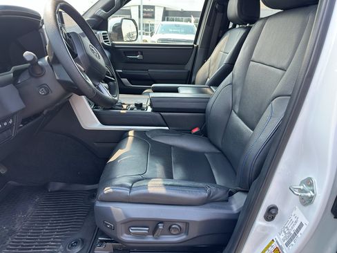 Used 2024 Toyota Tundra Platinum AWD/4WD image 14