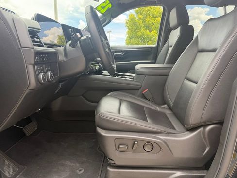 Used 2025 Chevrolet Tahoe LT AWD/4WD image 12