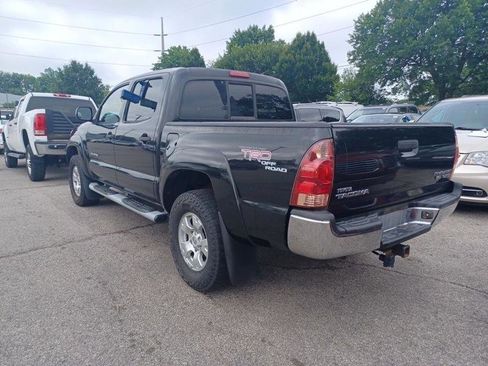 Used 2005 Toyota Tacoma PreRunner image 2