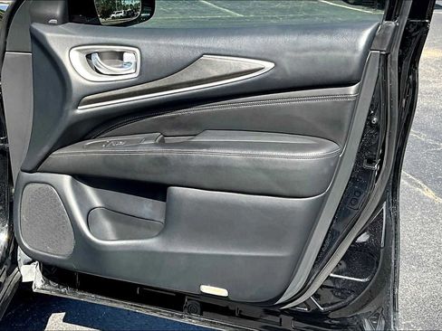 Used 2019 INFINITI QX60 Luxe w/ Essential Package image 22