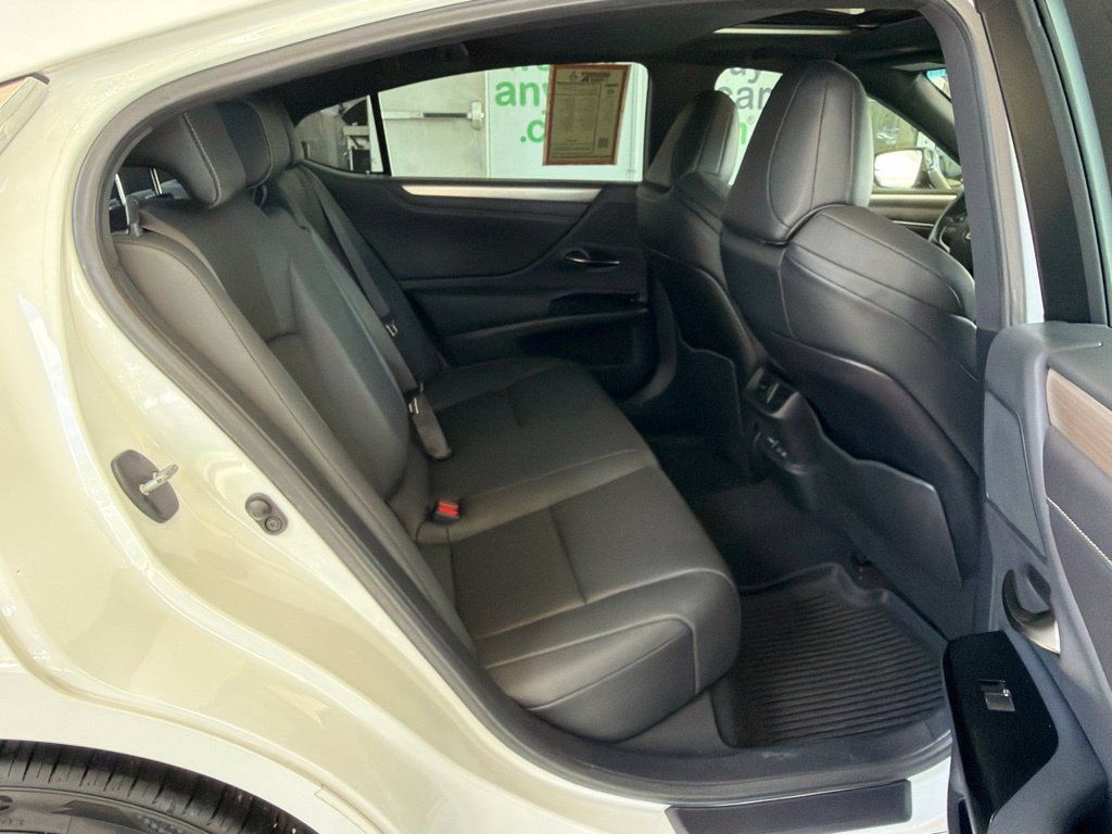 Used 2024 Lexus ES 350 F Sport w/ Accessory Package (Z2) FWD image 30