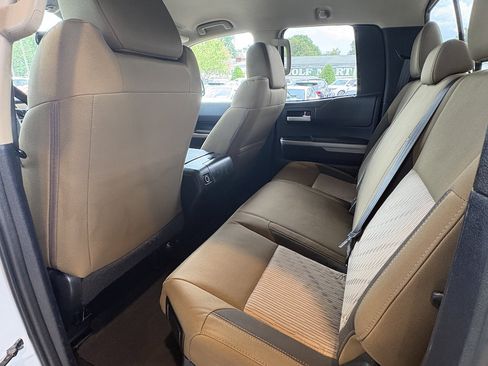 Used 2015 Toyota Tundra SR5 w/ SR5 Upgrade Package AWD/4WD image 24