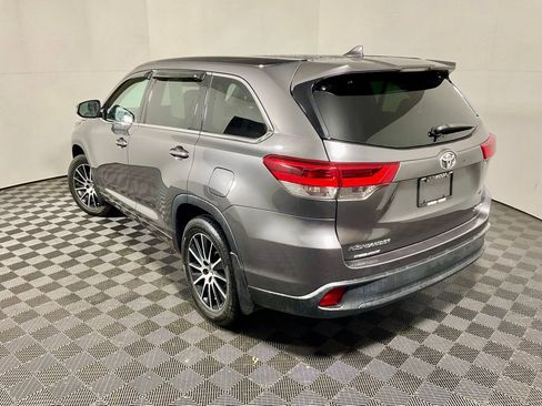 Used 2017 Toyota Highlander SE AWD/4WD image 14