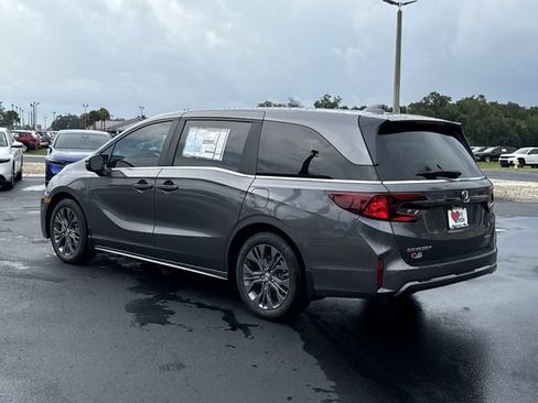 New 2026 Honda Odyssey Touring image 10