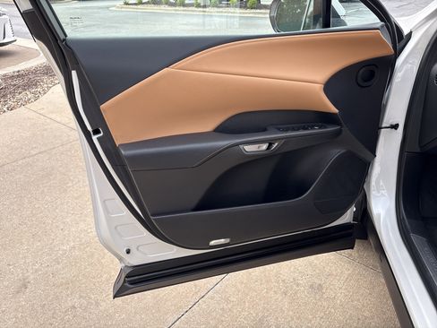 Used 2024 Lexus RX 350h w/ Accessory Package (Z1) image 14