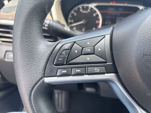 Used 2023 Nissan Altima 2.5 SV FWD image 11