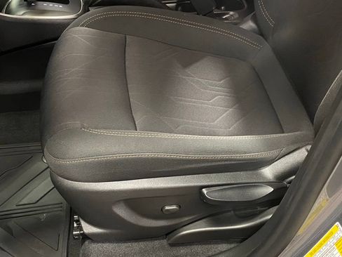Used 2020 Chevrolet Trax LT FWD image 15