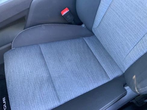 Used 2023 Nissan Rogue SV image 24