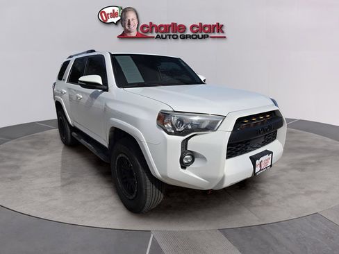 Used 2022 Toyota 4Runner SR5 Premium w/ Moonroof Package AWD/4WD image 9