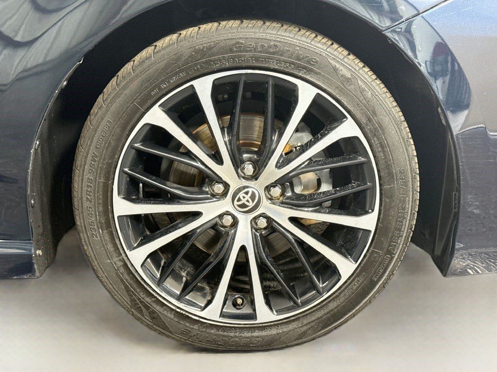 Used 2020 Toyota Camry SE FWD image 30