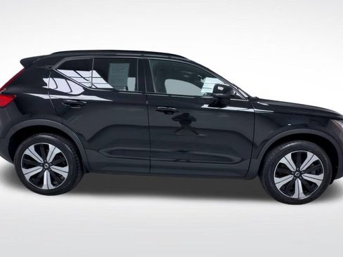 Used 2023 Volvo XC40 Recharge Plus AWD/4WD image 9