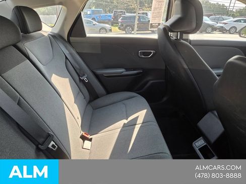 Used 2025 Kia K4 FWD image 25