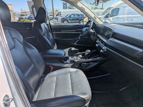 Used 2025 Kia Telluride S image 29