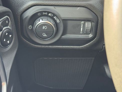 Used 2023 Jeep Gladiator Willys image 23