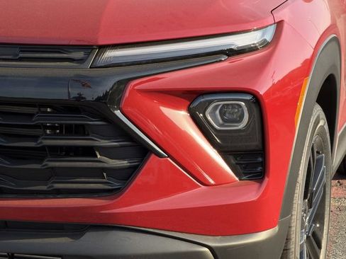 New 2026 Chevrolet TrailBlazer LT w/ Midnight Edition FWD image 7