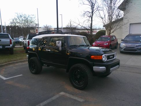 Used 2014 Toyota FJ Cruiser 4WD image 13
