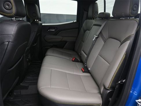 Used 2024 Chevrolet Colorado ZR2 w/ ZR2 Convenience Package III image 11