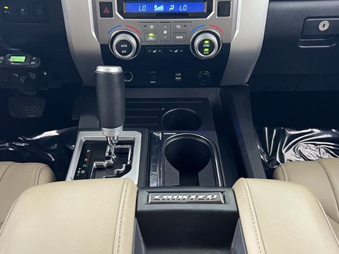 Used 2014 Toyota Tundra Limited w/ Limited Premium Package RWD image 18