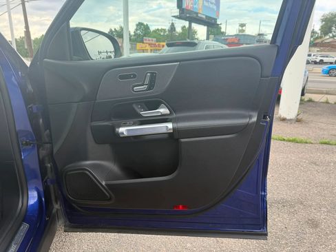 Used 2021 Mercedes-Benz GLB 250 4MATIC image 19