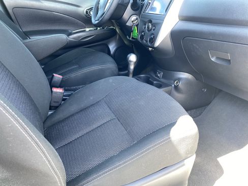 Used 2018 Nissan Versa SV FWD image 11