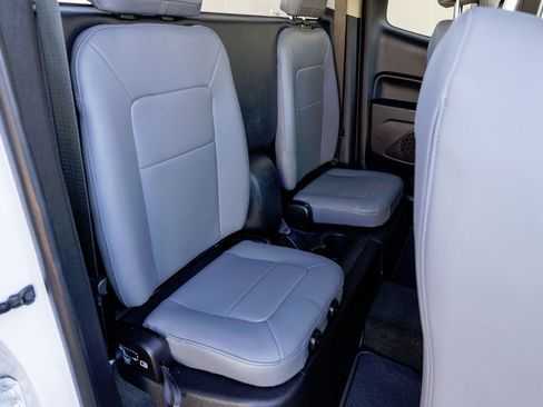 Used 2018 Chevrolet Colorado W/T image 12