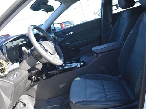 New 2026 Chevrolet Trax LT w/ LPO, Blackout Package image 21