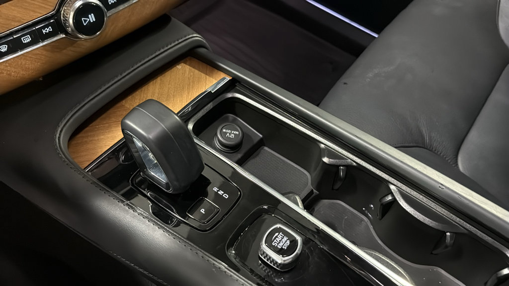 Certified 2024 Volvo XC90 B6 Plus w/ Protection Package Premier AWD/4WD image 18