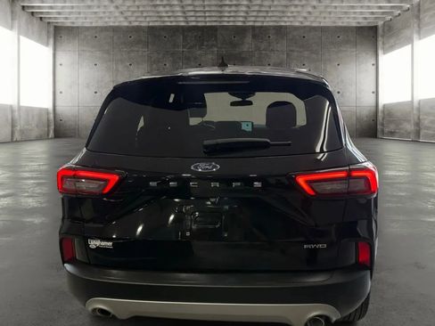Used 2025 Ford Escape ST-Line w/ Cold Weather Package image 4