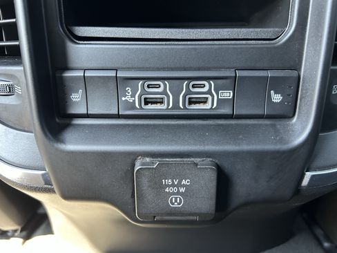 Used 2020 RAM 1500 Laramie AWD/4WD image 19