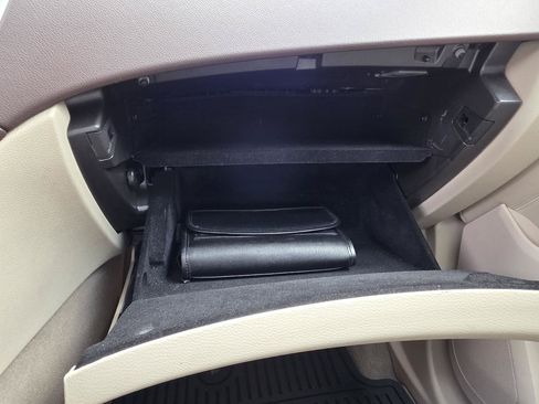 Used 2011 Cadillac SRX Luxury FWD image 23