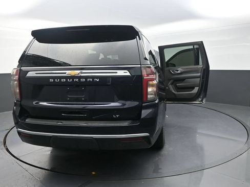 Used 2022 Chevrolet Suburban LT AWD/4WD image 45