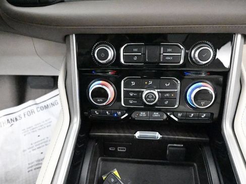 Used 2023 GMC Yukon Denali w/ Advanced Technology Package AWD/4WD image 13