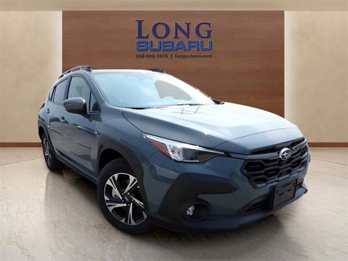 Used 2025 Subaru Crosstrek 2.0i Premium image 3