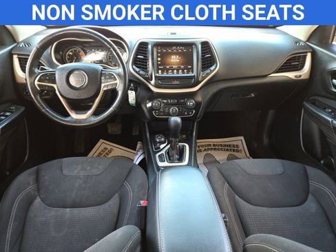 Used 2017 Jeep Cherokee Latitude w/ Cold Weather Group image 2