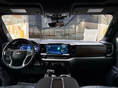 Used 2022 Chevrolet Silverado 1500 High Country w/ Technology Package image 29