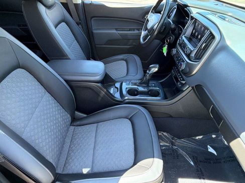 Used 2022 Chevrolet Colorado Z71 AWD/4WD image 29