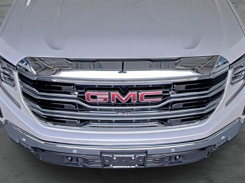 Used 2024 GMC Sierra 1500 SLT w/ SLT Premium Plus Package AWD/4WD image 18