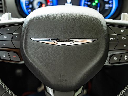 Used 2023 Chrysler 300 C RWD image 29