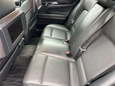 Used 2011 BMW 750i image 20